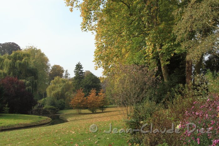 FontainebleauJA09.JPG - Au jardin anglais du château de Fontainebleau