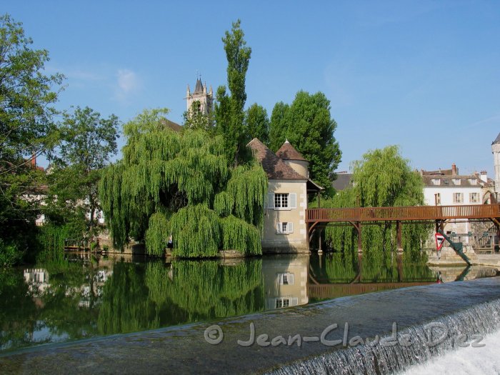 Moret15.jpg - Le Loing à Moret-sur-Loing