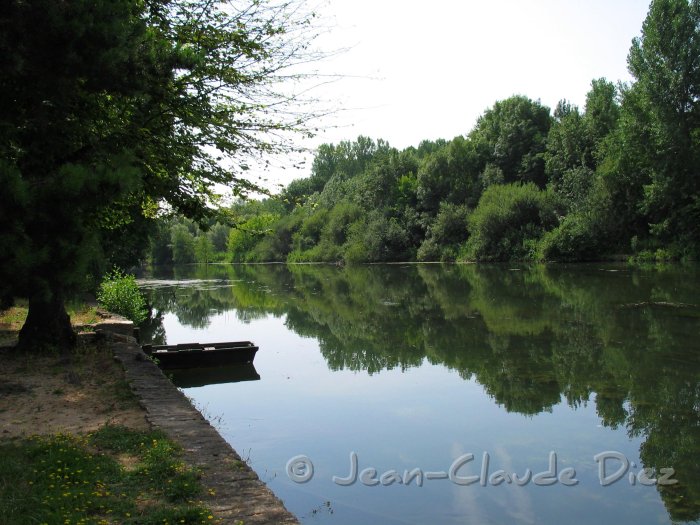 Moret29.jpg - Le Loing à Moret-sur-Loing